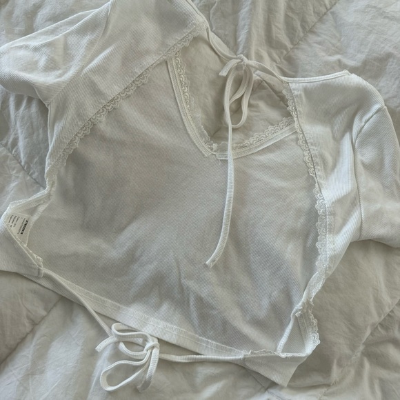 SHEIN Lace Trim Tie Back Rib-Knit Top - Picture 4 of 4